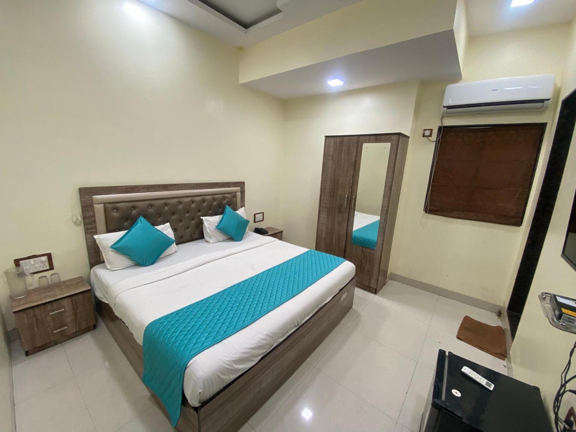Hotel Apsara- Near J J Hospital มุมไบ ภายนอก รูปภาพ