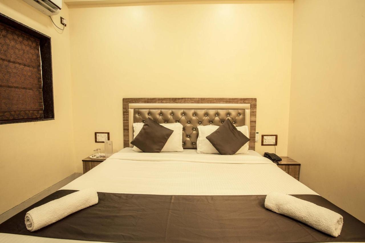 Hotel Apsara- Near J J Hospital มุมไบ ภายนอก รูปภาพ