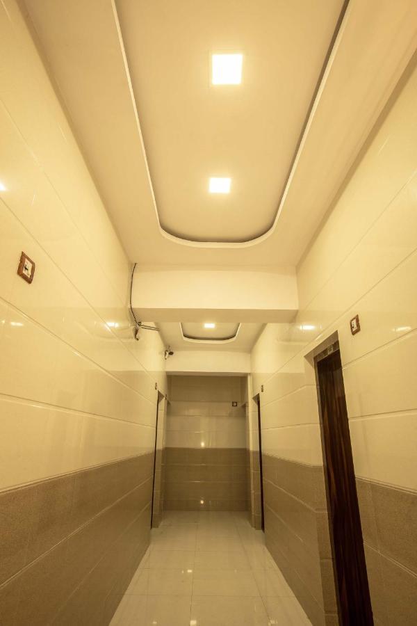 Hotel Apsara- Near J J Hospital มุมไบ ภายนอก รูปภาพ