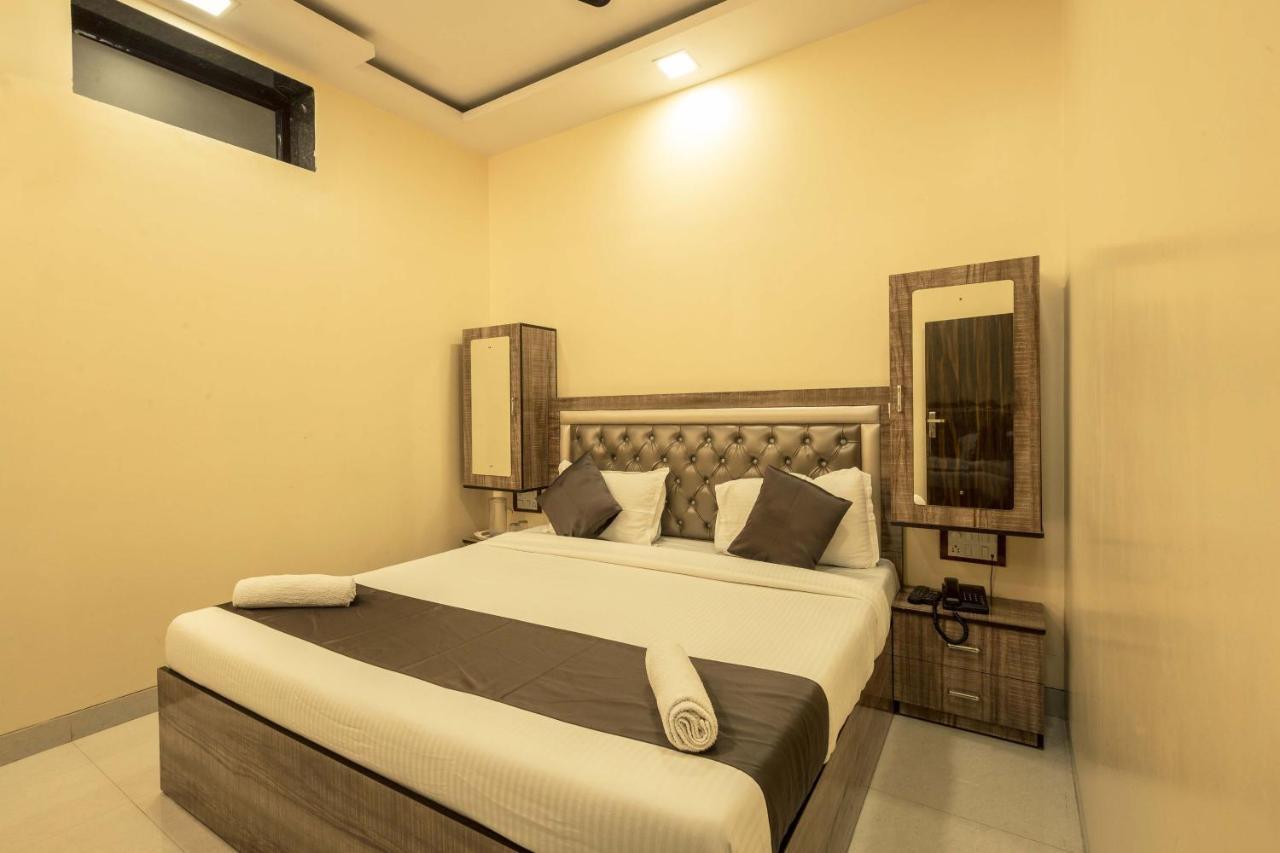 Hotel Apsara- Near J J Hospital มุมไบ ภายนอก รูปภาพ